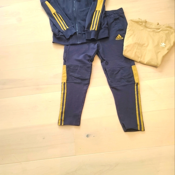 Track suit - Picture 3 of 3